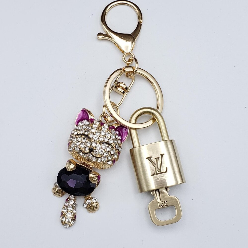 LV Gold Padlock 🔑 Authentic Louis Vuitton Charm + Unbranded Cat Keychain - Picture 2 of 10